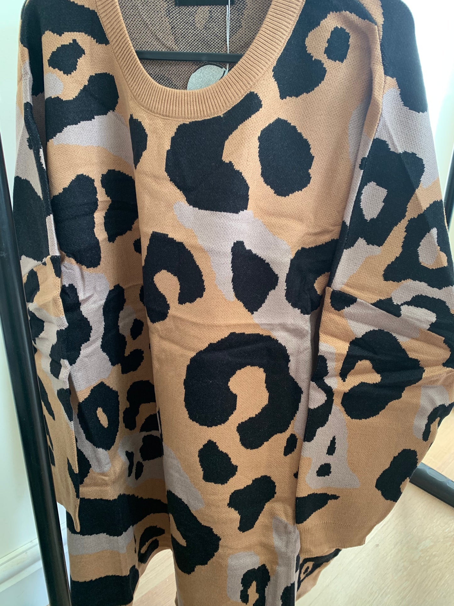 Ladies oversized leopard print jumper